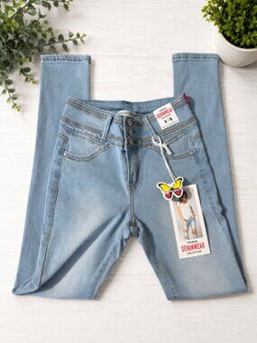 Premium Denimwear Collection Skinny Jeans – Women’s Size 3 (Small)